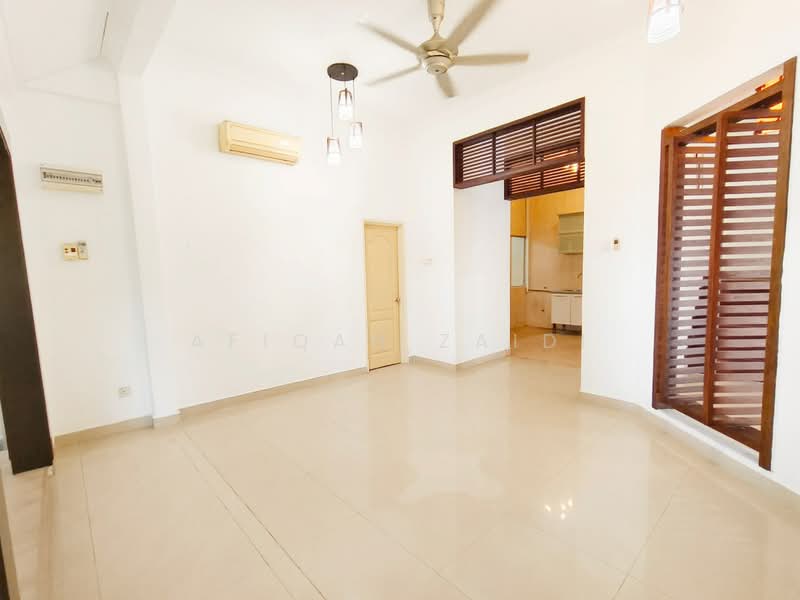 Rumah Teres 2 Tingkat untuk Dijual di Bukit Jelutong (Shah Alam) - Afiqah zaidi - PropertyGuru.com.my