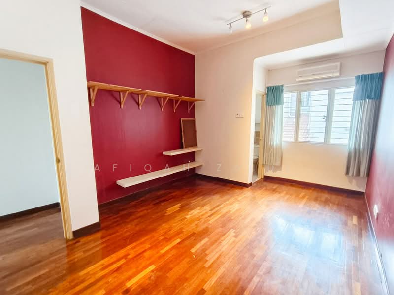 Rumah Teres 2 Tingkat untuk Dijual di Bukit Jelutong (Shah Alam) - Afiqah zaidi - PropertyGuru.com.my