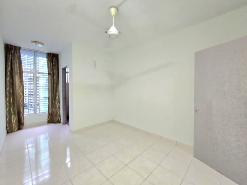 3-storey Terraced House for Sale in Kajang (Selangor) - Syafiqah Sohaimi - PropertyGuru.com.my