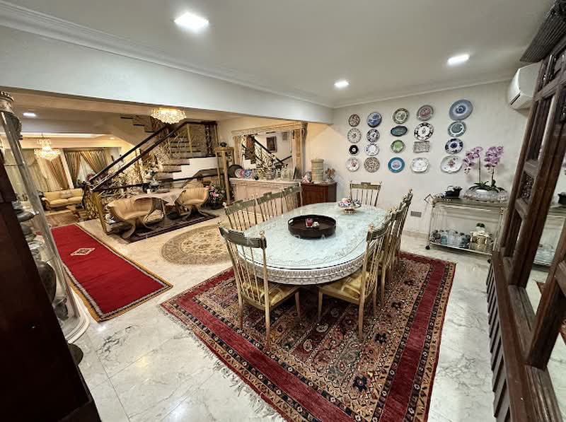 Rumah Berkembar untuk Dijual di SS 4B, Taman Kelana Jaya (Petaling Jaya) - Ishak Ramli - Dining Room - PropertyGuru.com.my