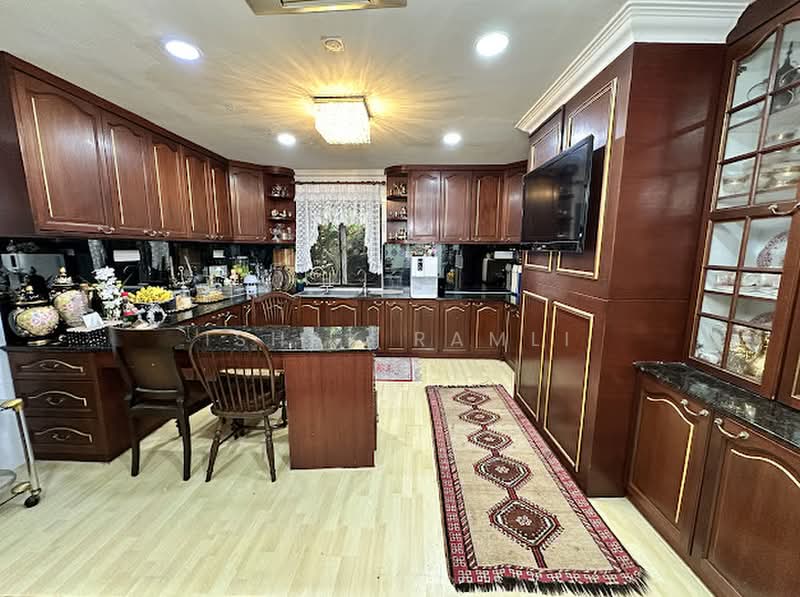 Rumah Berkembar untuk Dijual di SS 4B, Taman Kelana Jaya (Petaling Jaya) - Ishak Ramli - Kitchen - PropertyGuru.com.my