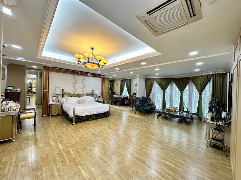 Rumah Berkembar untuk Dijual di SS 4B, Taman Kelana Jaya (Petaling Jaya) - Ishak Ramli - Master Bedroom - PropertyGuru.com.my
