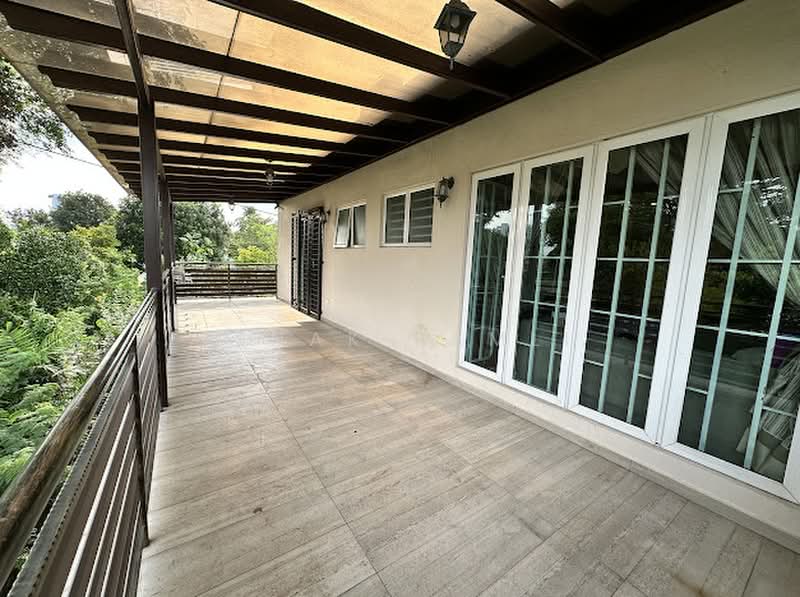 Rumah Berkembar untuk Dijual di SS 4B, Taman Kelana Jaya (Petaling Jaya) - Ishak Ramli - Balcony - PropertyGuru.com.my