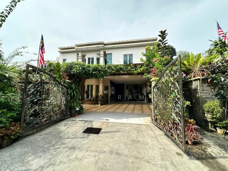 Rumah Berkembar untuk Dijual di SS 4B, Taman Kelana Jaya (Petaling Jaya) - Ishak Ramli - Exterior - PropertyGuru.com.my