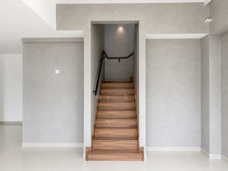 Banglo Komersial untuk Disewa di SS2 (Petaling Jaya) - Sammi Siah - Stairs - PropertyGuru.com.my
