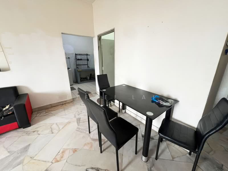 Pangsapuri untuk Disewa di Pangsapuri Lagoon Perdana - Eiffel Lai - Living Room - PropertyGuru.com.my