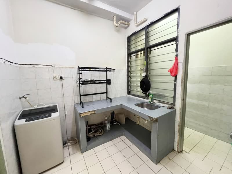Pangsapuri untuk Disewa di Pangsapuri Lagoon Perdana - Eiffel Lai - Kitchen - PropertyGuru.com.my