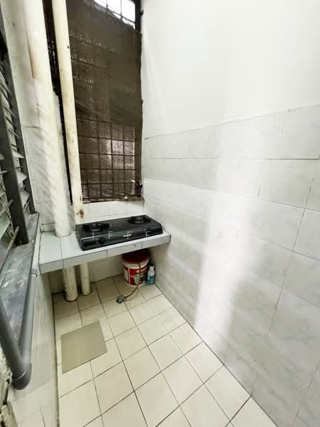 Pangsapuri untuk Disewa di Pangsapuri Lagoon Perdana - Eiffel Lai - Kitchen - PropertyGuru.com.my