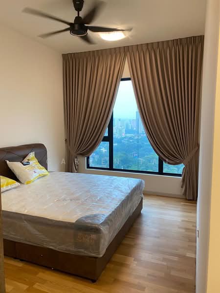 Kediaman Servis untuk Dijual di Residensi Solaris Parq - Carren Tai - Bedroom - PropertyGuru.com.my