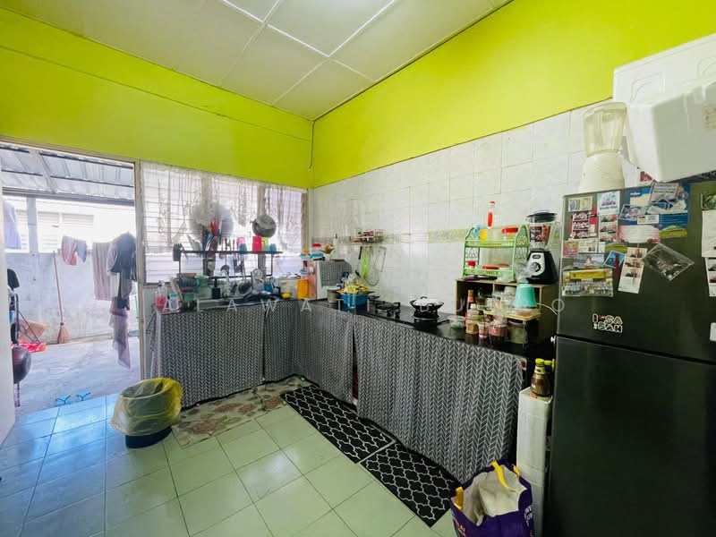 1-storey Terraced House for Sale in Shah Alam (Selangor) - Salawati Busro - Kitchen - PropertyGuru.com.my