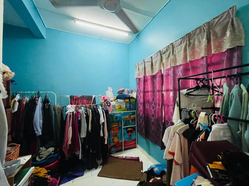 1-storey Terraced House for Sale in Shah Alam (Selangor) - Salawati Busro - Bedroom - PropertyGuru.com.my