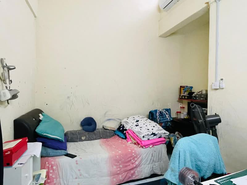 1-storey Terraced House for Sale in Shah Alam (Selangor) - Salawati Busro - Bedroom - PropertyGuru.com.my