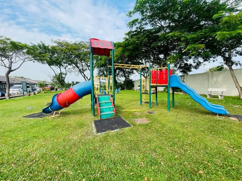 1-storey Terraced House for Sale in Shah Alam (Selangor) - Salawati Busro - Exterior - PropertyGuru.com.my