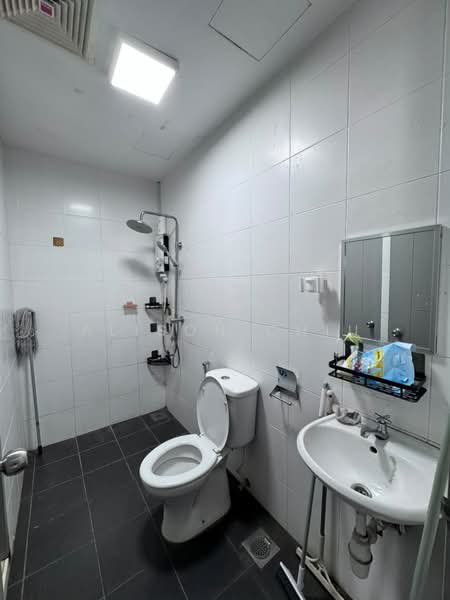 Servis Apartment untuk Disewa di VIM 3 @ Desa Park North - Alison Chiu - Bathroom - PropertyGuru.com.my