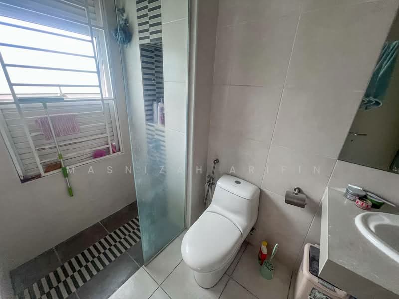 Rumah Berkembar untuk Dijual di Alam Damai (Cheras) - Masnizah Arifin - Bathroom - PropertyGuru.com.my