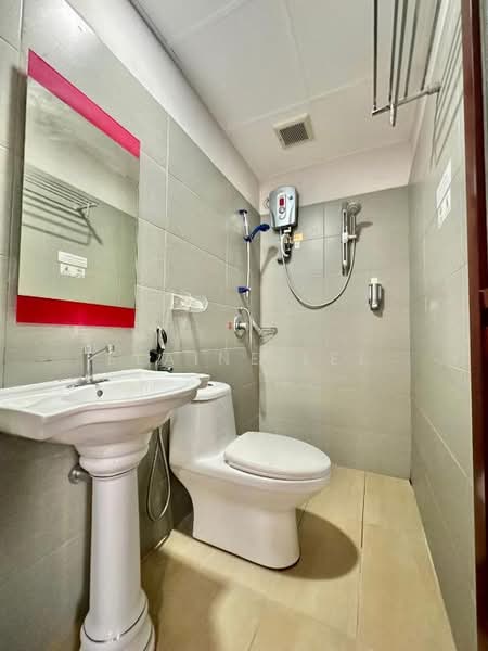 Shop for Rent in Pudu (KL City Centre) - Elaine Lee - Bathroom - PropertyGuru.com.my