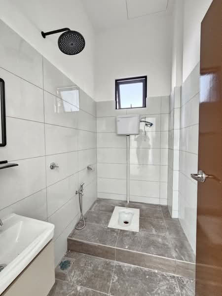 Kilang Terpisah untuk Dijual di Batu 17 Rawang (Rawang) - May Wong - Bathroom - PropertyGuru.com.my
