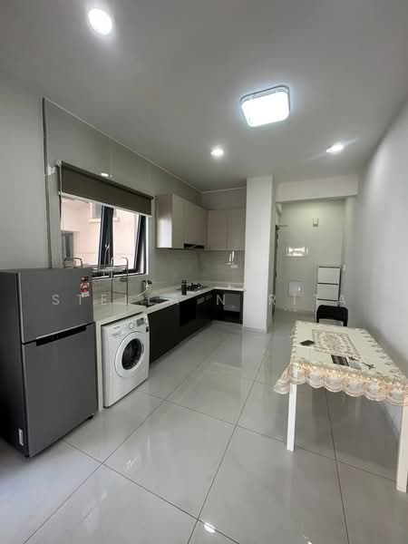Kondominium untuk Disewa di Bay Point @ Country Garden Danga Bay - Stella Narita - Kitchen - PropertyGuru.com.my