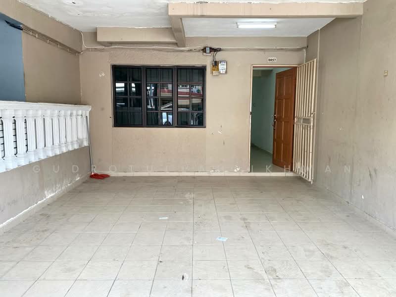 Rumah Teres 2 Tingkat untuk Dijual di Kuala Lumpur (Kuala Lumpur) - Gudrotullah Ikhwan - Entrance - PropertyGuru.com.my
