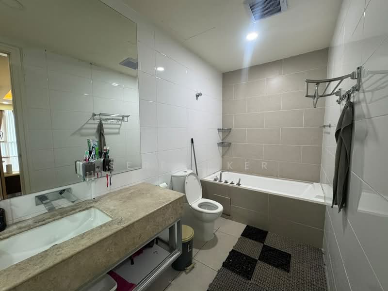 Condominium for Sale at Suasana Bangsar - Serene Ker - Master Bathroom With Bath Tub - PropertyGuru.com.my