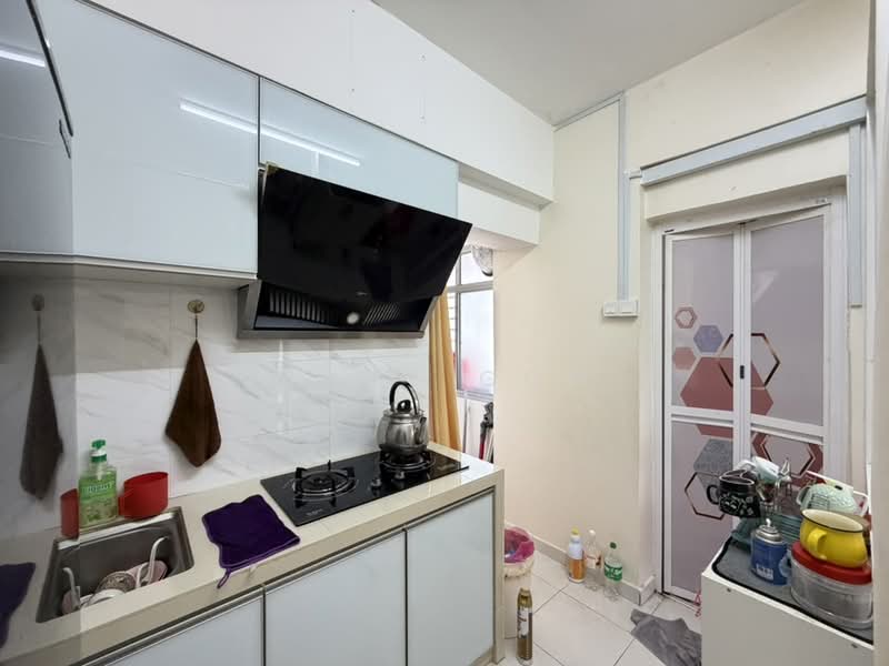 Pangsapuri untuk Dijual di Suria Vista Apartment - Gary Goh - Kitchen - PropertyGuru.com.my
