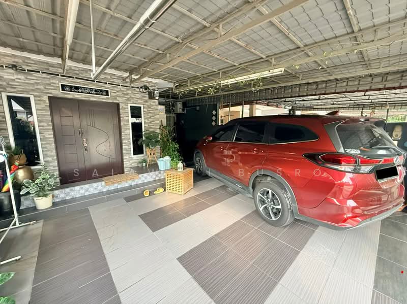 Rumah Teres untuk Dijual di Bandar Puteri Klang (Klang) - Salawati Busro - Exterior - PropertyGuru.com.my
