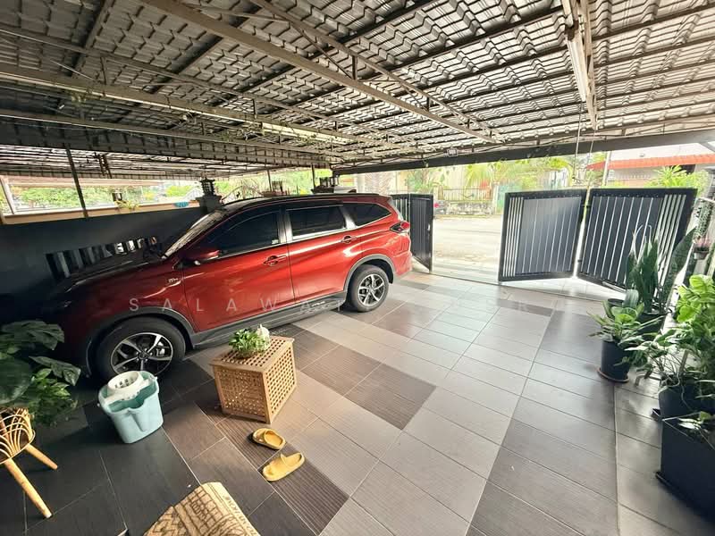 Rumah Teres untuk Dijual di Bandar Puteri Klang (Klang) - Salawati Busro - Car Park - PropertyGuru.com.my