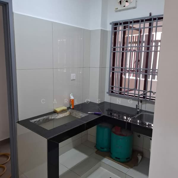 Rumah Teres 2 Tingkat untuk Dijual di Taman Puchong Prima (Puchong) - Carlos Ng - Kitchen - PropertyGuru.com.my