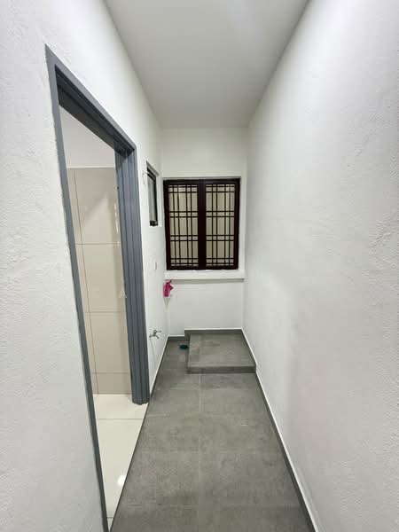 2-storey Terraced House for Sale in Taman Puchong Prima (Puchong) - Carlos Ng - Corridor - PropertyGuru.com.my