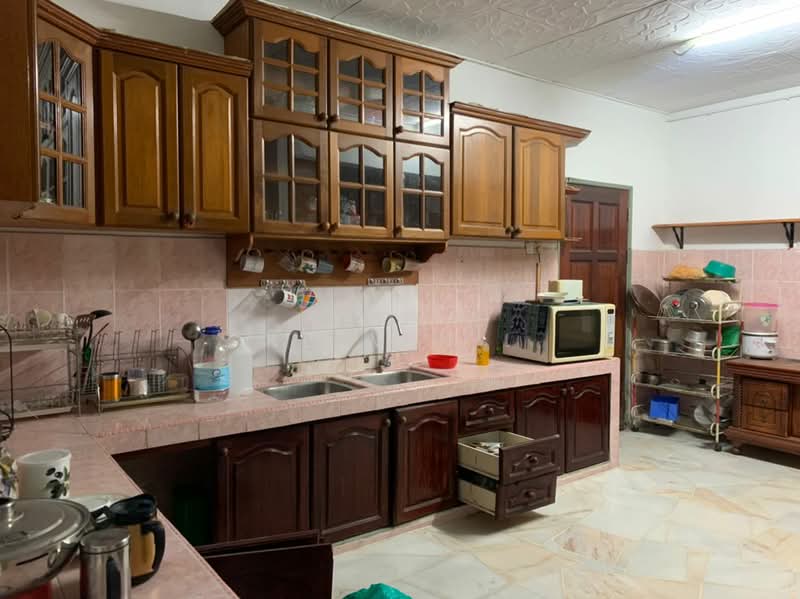 Bungalow for Sale in Bandar Country Homes (Rawang) - Kelvin . - Kitchen - PropertyGuru.com.my