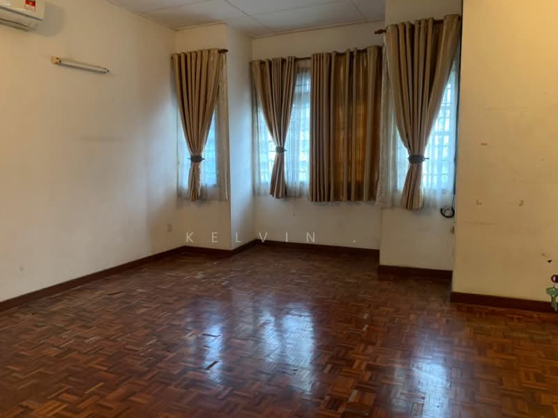 Bungalow for Sale in Bandar Country Homes (Rawang) - Kelvin . - Living Room - PropertyGuru.com.my