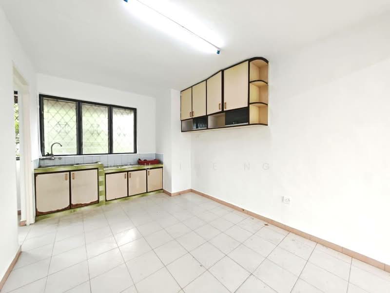 Flat for Sale at Flat Taman Ungku Tun Aminah - Pauline Ng - Kitchen - PropertyGuru.com.my