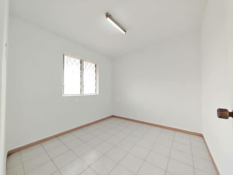 Flat for Sale at Flat Taman Ungku Tun Aminah - Pauline Ng - Interior - PropertyGuru.com.my