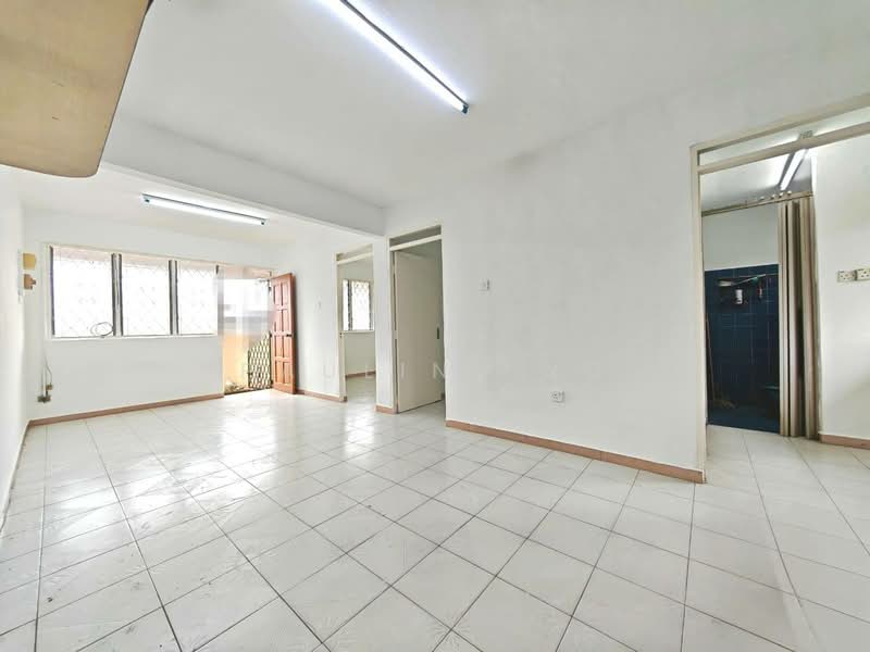 Flat for Sale at Flat Taman Ungku Tun Aminah - Pauline Ng - Living Room - PropertyGuru.com.my