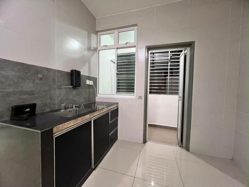 Apartment for Sale at Perling Heights Apartments - Pauline Ng - Kitchen - PropertyGuru.com.my