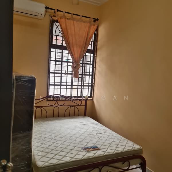 1.5-storey Terraced House for Sale in Taman Molek (Johor Bahru) - Ethan Gan - PropertyGuru.com.my