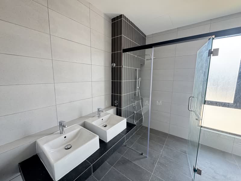 Semi-Detached House for Sale in Puchong (Selangor) - Lewis Tam - Bathroom - PropertyGuru.com.my
