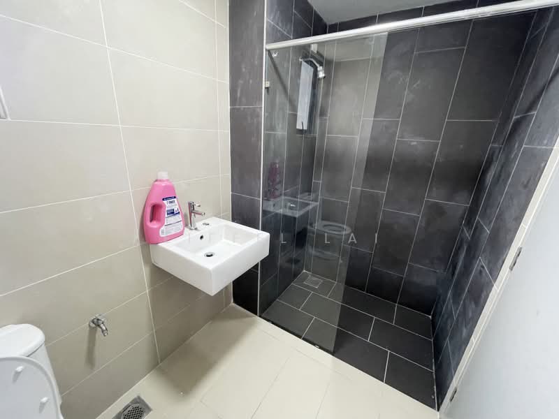Servis Apartment untuk Disewa di Almyra Residences - Eiffel Lai - Bathroom - PropertyGuru.com.my