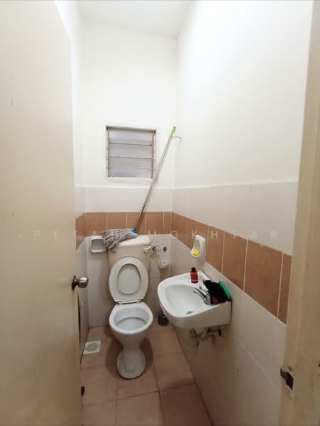 1-storey Terraced House for Sale in Bandar Saujana Putra (Tanjong Duabelas) - PETAH MOKHTAR - Bathroom - PropertyGuru.com.my