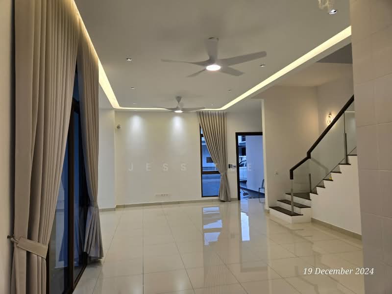 Rumah Berkembar untuk Disewa di Setia Alam (Selangor) - Jess Tee - Living Room - PropertyGuru.com.my