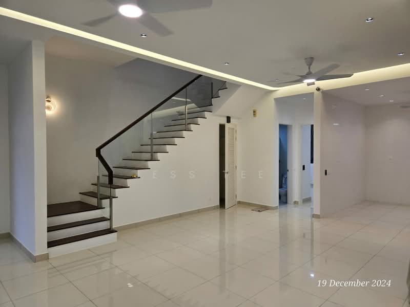 Rumah Berkembar untuk Disewa di Setia Alam (Selangor) - Jess Tee - Living Room - PropertyGuru.com.my