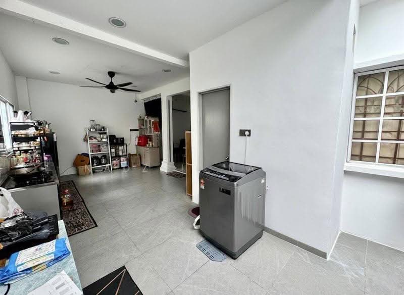 Rumah Teres untuk Dijual di Kajang (Selangor) - Nadzmie Nasir - Living Room - PropertyGuru.com.my