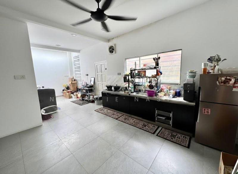 Rumah Teres untuk Dijual di Kajang (Selangor) - Nadzmie Nasir - Kitchen - PropertyGuru.com.my
