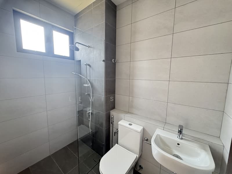 Rumah Berkembar untuk Disewa di Puchong (Selangor) - Lewis Tam - Bathroom - PropertyGuru.com.my