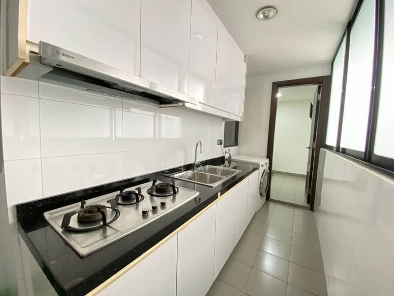 Service Residence for Rent at Serviced Residence @ KL Trillion - Gudrotullah Ikhwan - Kitchen - PropertyGuru.com.my