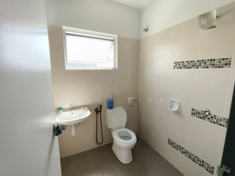2-storey Terraced House for Sale in Bandar Tasik Puteri (Rawang) - Farah Dina - Bathroom - PropertyGuru.com.my
