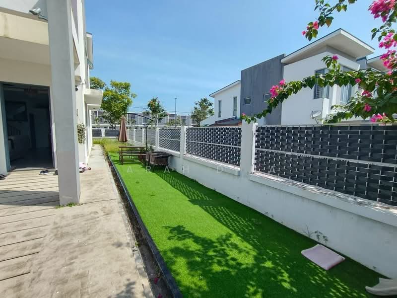 2-storey Terraced House for Sale in Bandar Tasik Puteri (Rawang) - Farah Dina - Exterior - PropertyGuru.com.my