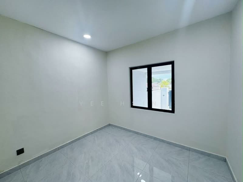 1-storey Terraced House for Sale in Taman Century (Johor Bahru) - Yee Hsin - PropertyGuru.com.my