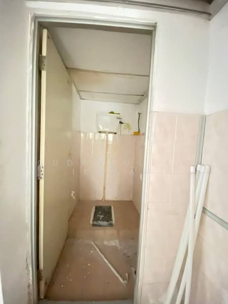 Shop / Office for Rent in Bandar Seri Putra (Bangi) - Gudrotullah Ikhwan - Bathroom - PropertyGuru.com.my