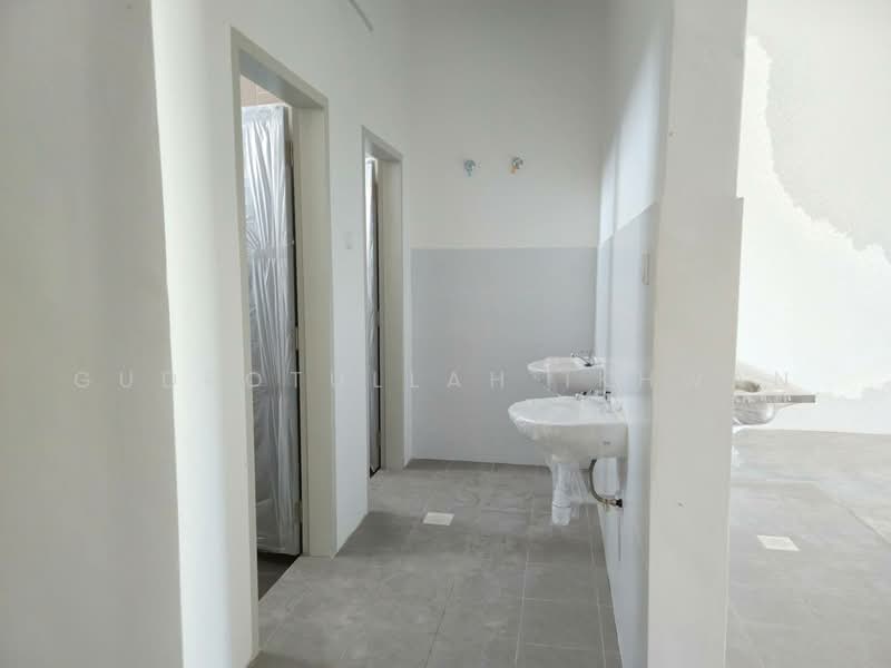 Shop for Rent in Beranang (Selangor) - Gudrotullah Ikhwan - Interior - PropertyGuru.com.my